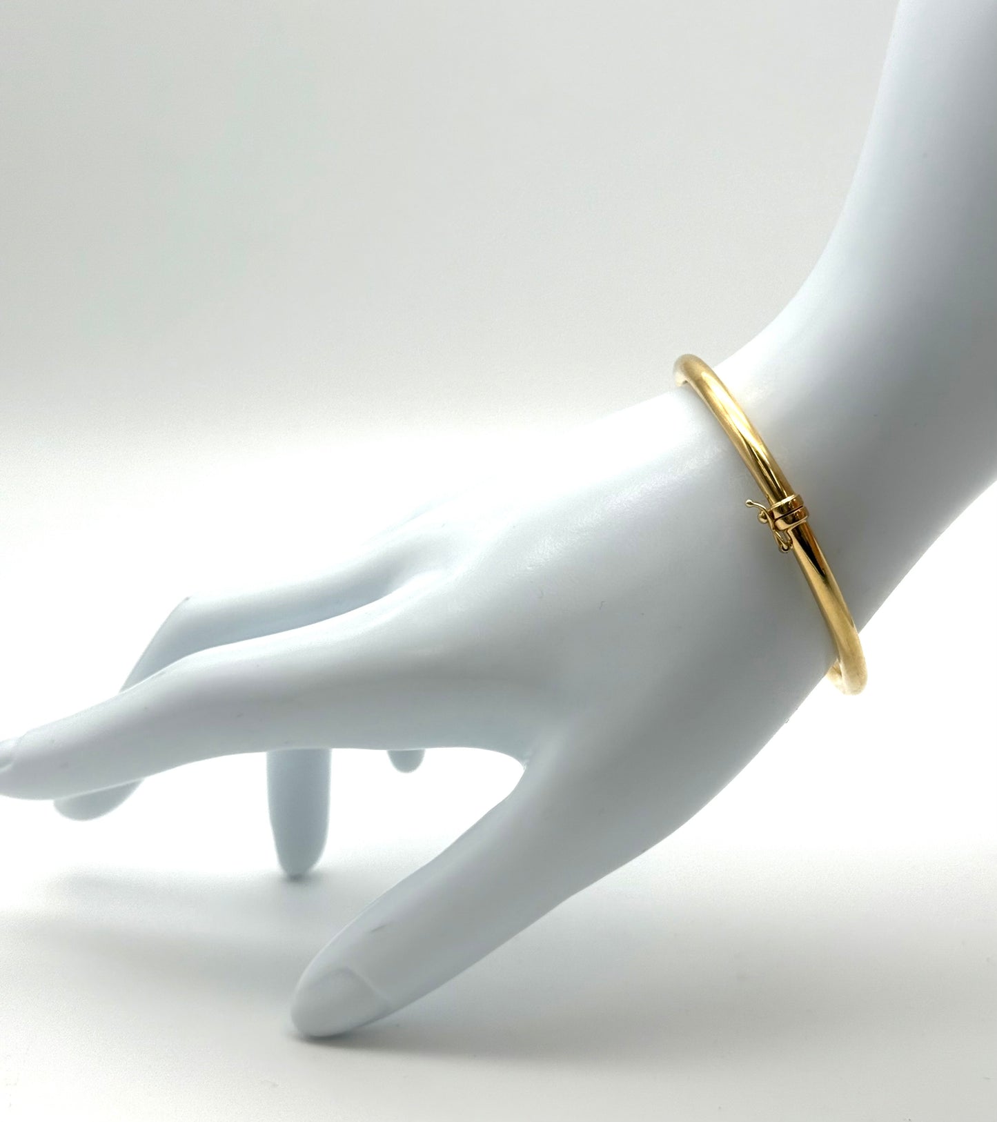 14K Solid Gold Round Bangle